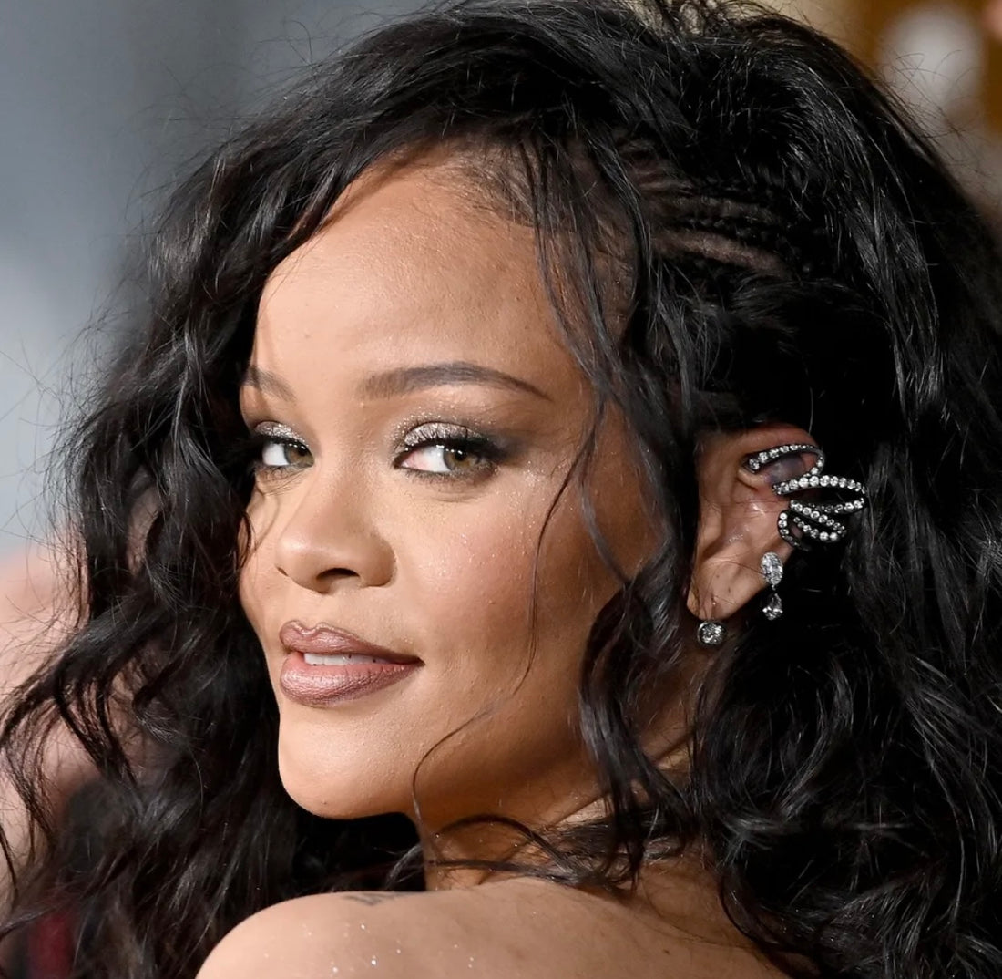Rihanna Is Taking This Whole Smurfette Thing Seriously With Her Latest Makeup Look